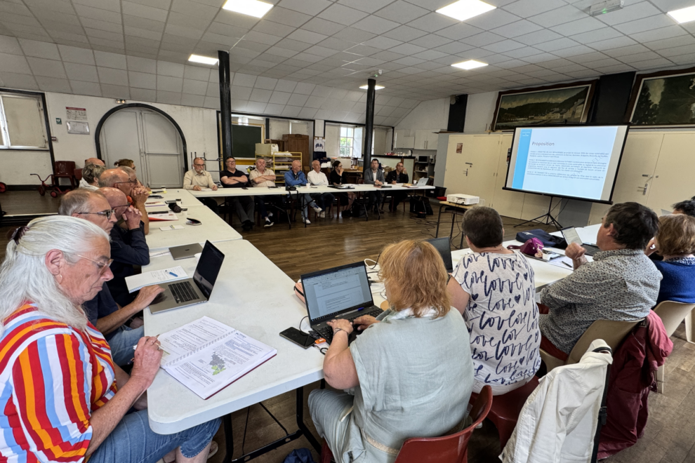 réunis en comité syndical le 16 juin 2026, les élus de l'EPAGA ont voté à l'unanimité contre le projet de l’État de déclasser neuf communes des monts d'Arrée de la liste des zones vulnérables aux nitrates